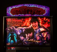 STRANGER THINGS STERN TOPPER