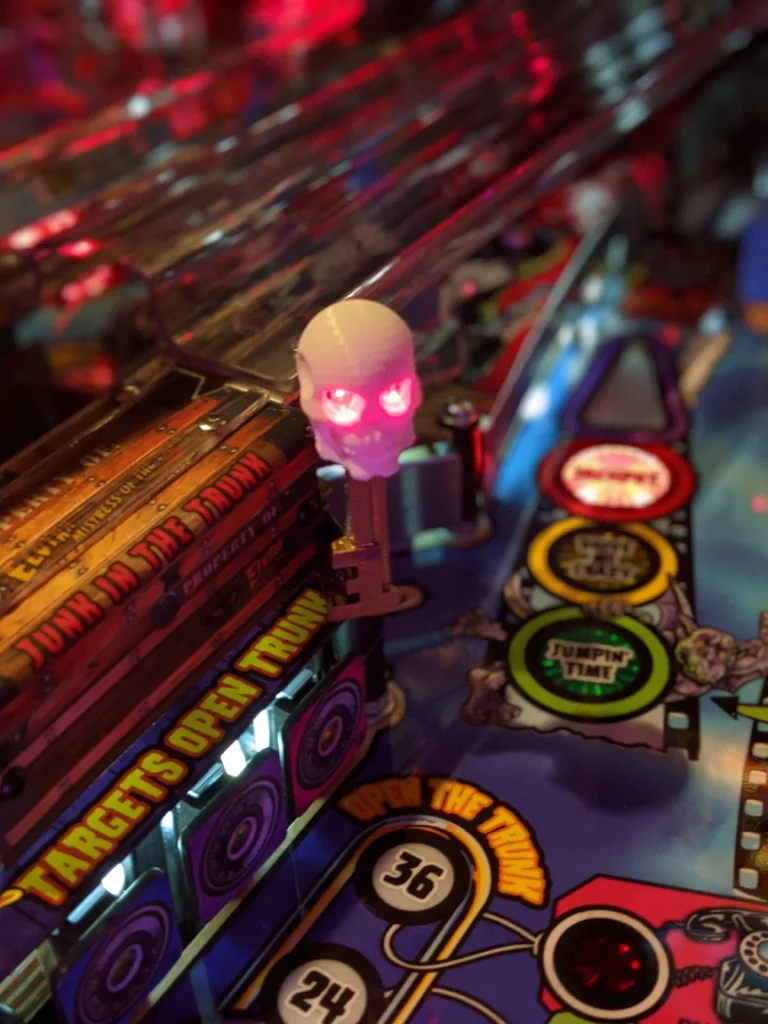 ELVIRA'S HOUSE OF HORRORS PINBALL ILLUMINATED SKELETON KEY