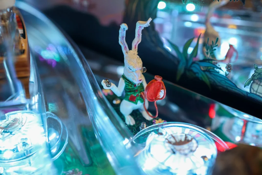 ALICE'S ADVENTURE IN WONDERLAND "WHITE RABBIT" MOD